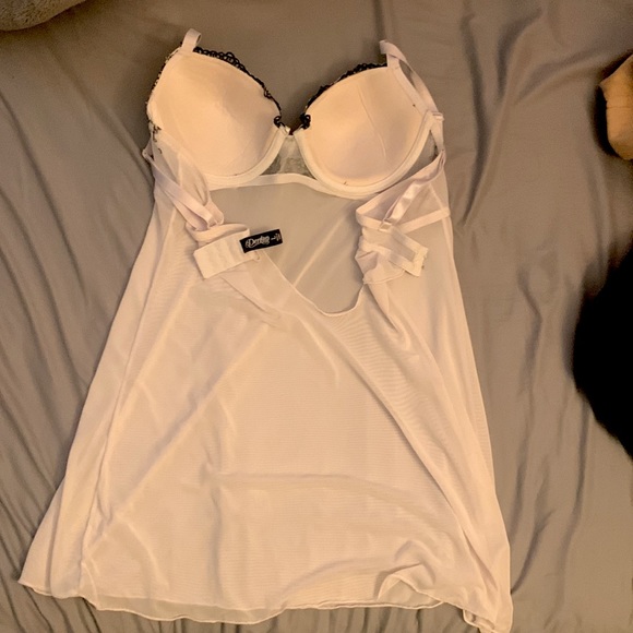 white large dereon sleepwear - Picture 2 of 2